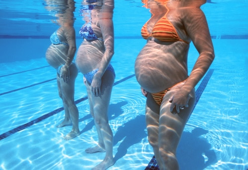 three_pregnant_women_swimming